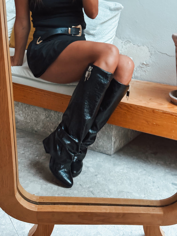 Slouchy Padlock Boots Negro