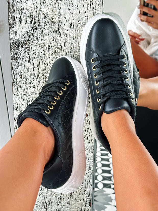 Reno Bold Square Black Sneakers