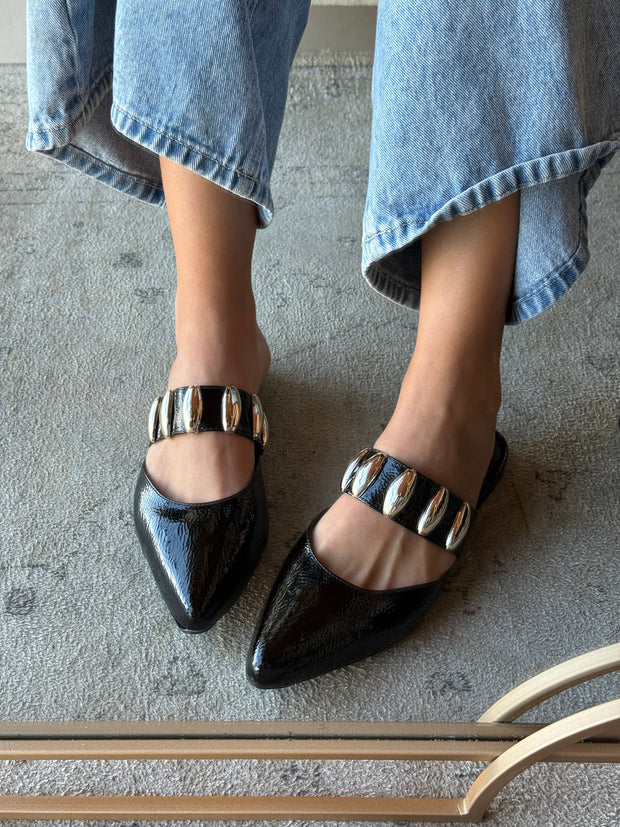 Dakota Black Charol Mules