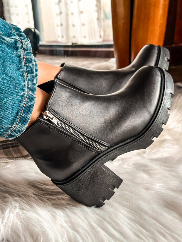 Tucson Zipper Black Boots