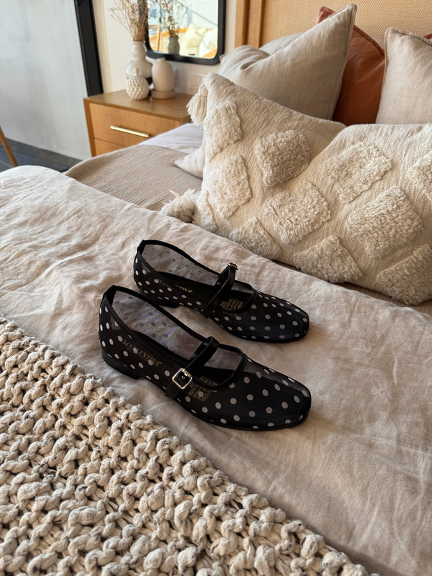 Black Dots Flats