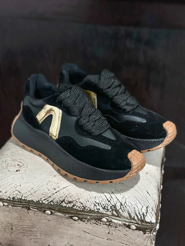 Valkiria Black & Gold Sneakers