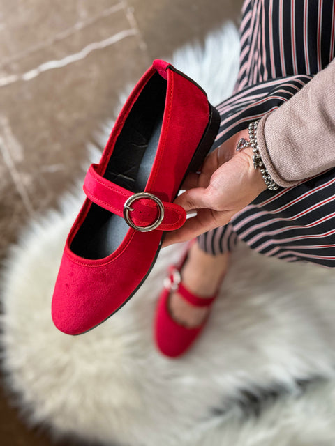 Baltimore Strap Red Flats