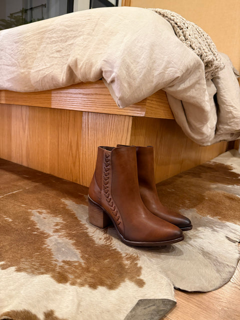 Tombston Camel Boots