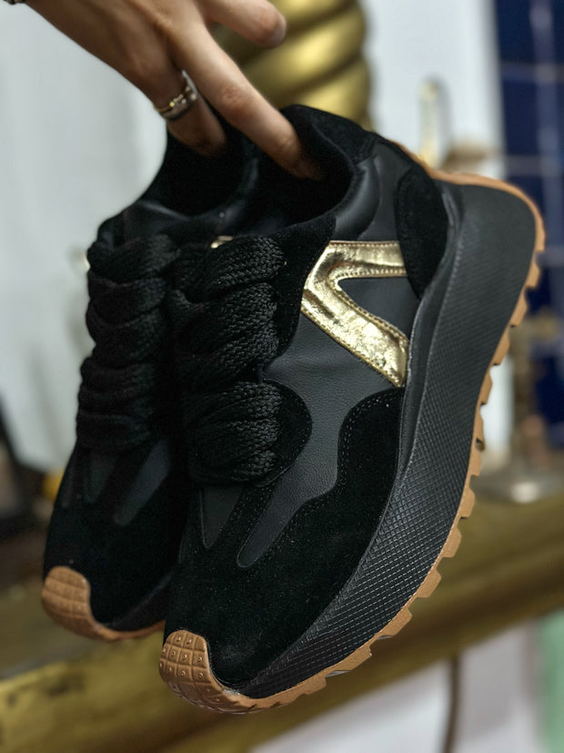 Valkiria Black & Gold Sneakers