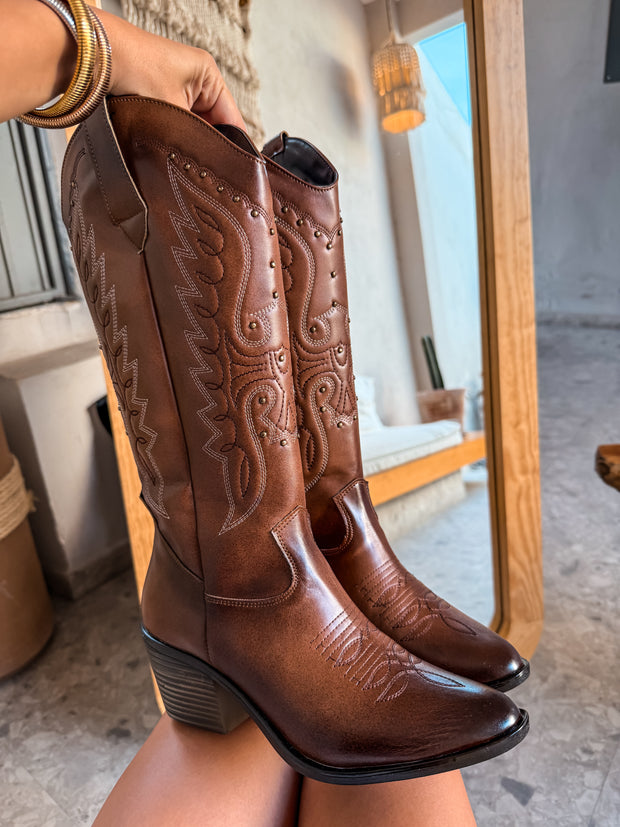 Eagle Studs Boots Camel