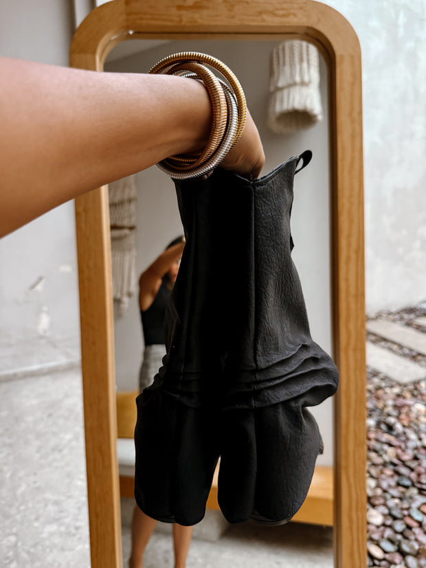 Old Hood Black Boots
