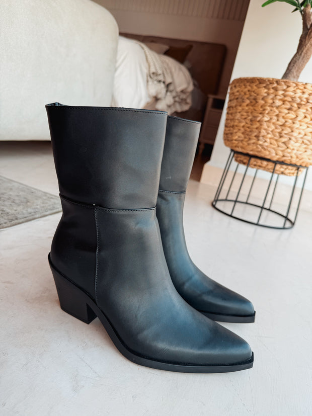 Dorian Black Boots