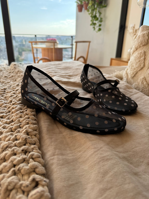 Black Dots Flats
