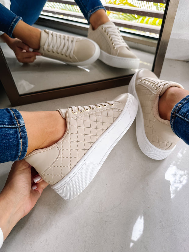 Reno Bold Square Nude Sneakers