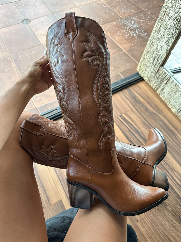 Dutton Camel Boots