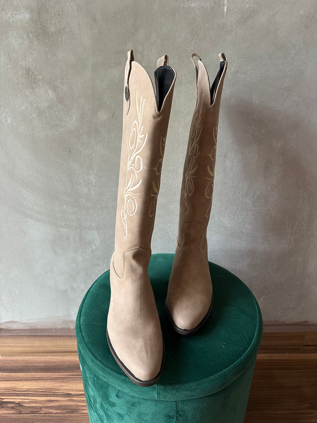 Antigua Boots Bordado flores Beige