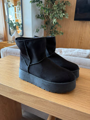 Alaska Negro lisas Boots