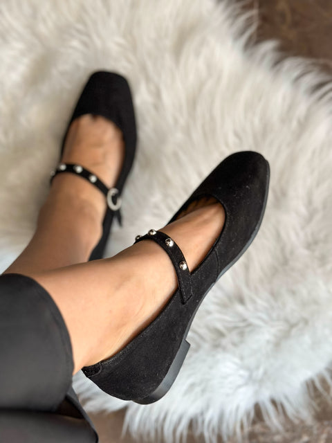 Snow Pearl Strap Black Flats