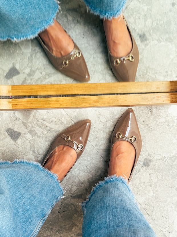 Slingback Flats Taupe Charol Hebilla dorada