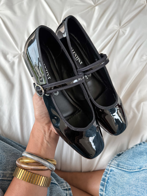 Mary Jane Charol Negro Flats