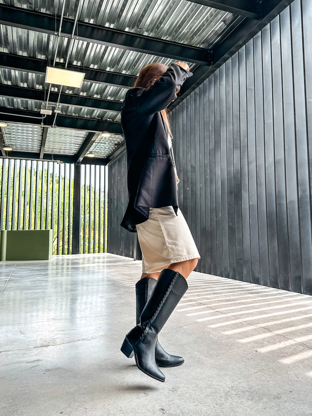 Curl Black Boots