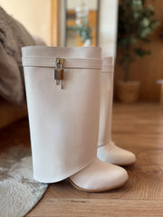 Short Belt Padlock Ivory