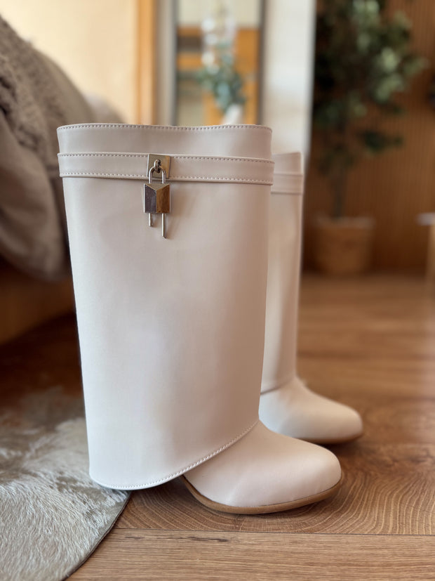 Short Belt Padlock Ivory