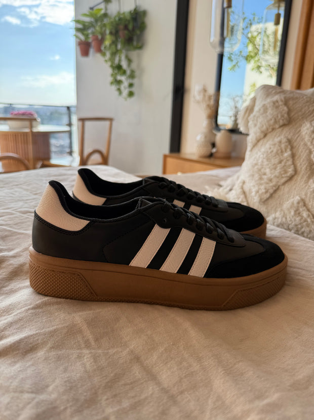 Milan Black Sneakers