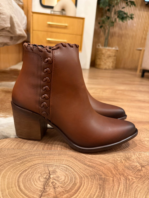 Routs Short Camel Boots