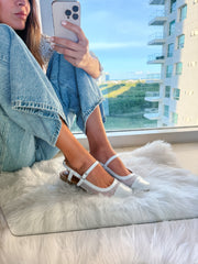 Roby White Flats