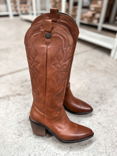 Castaña Noble | Botas Cowboy con Bordado Elegante y Acabado Pulido