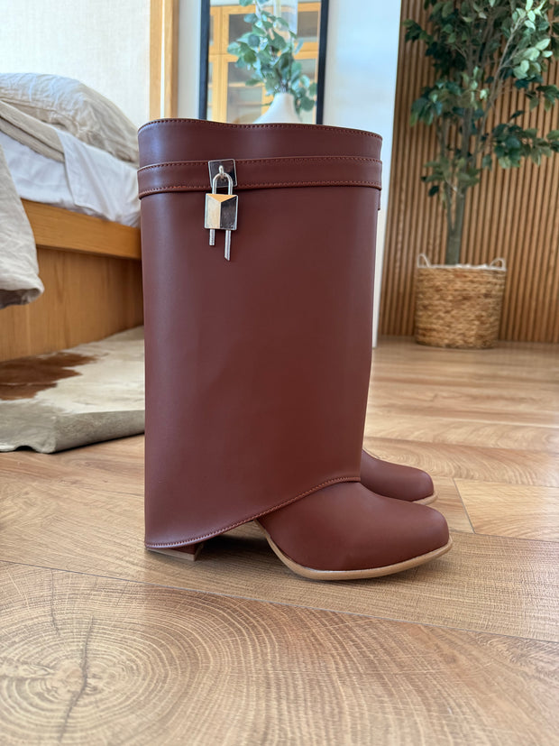 Short Belt Padlock Camel