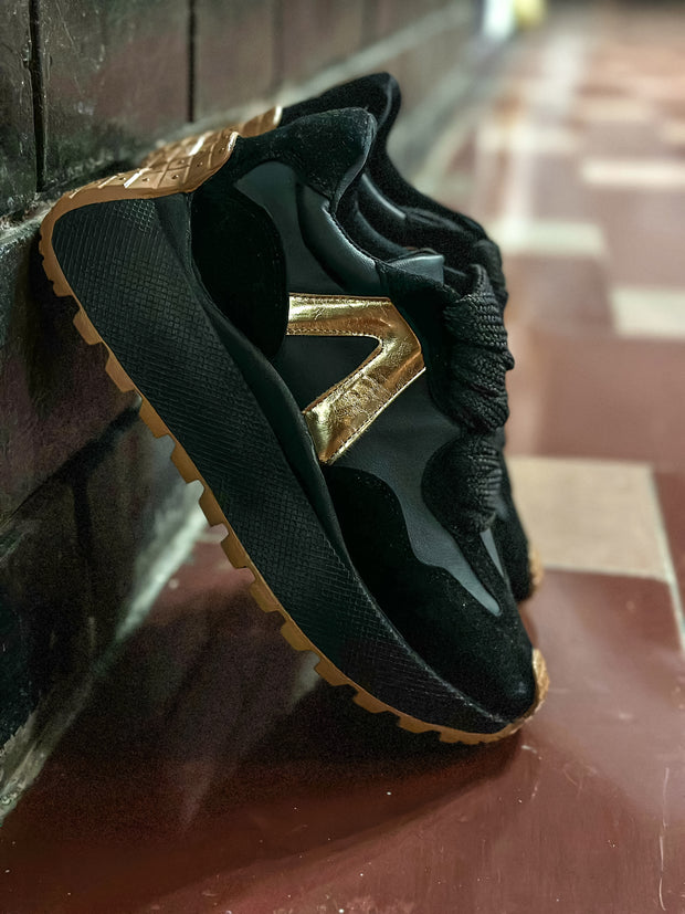 Valkiria Black & Gold Sneakers