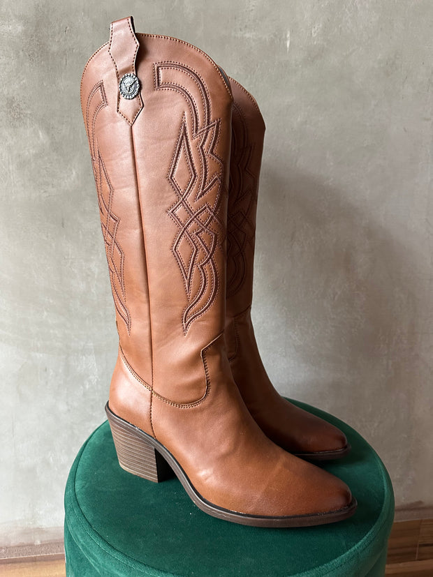Antigua Boots Bordado Camel