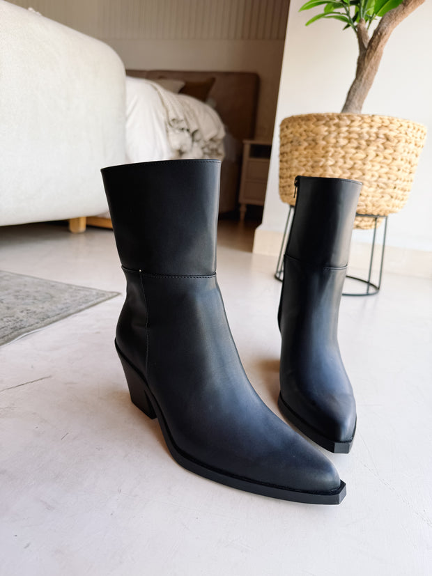 Dorian Black Boots