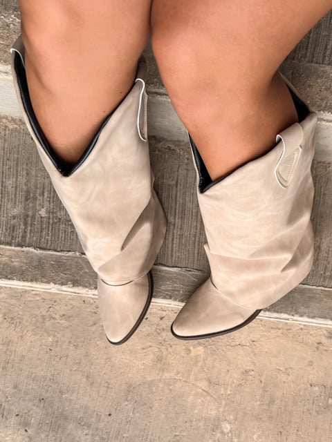 Long Hood Linen Boots
