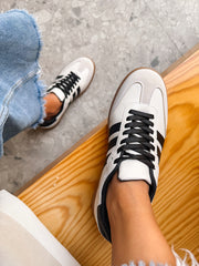 Black franjas tipo piel Sneakers Sporty