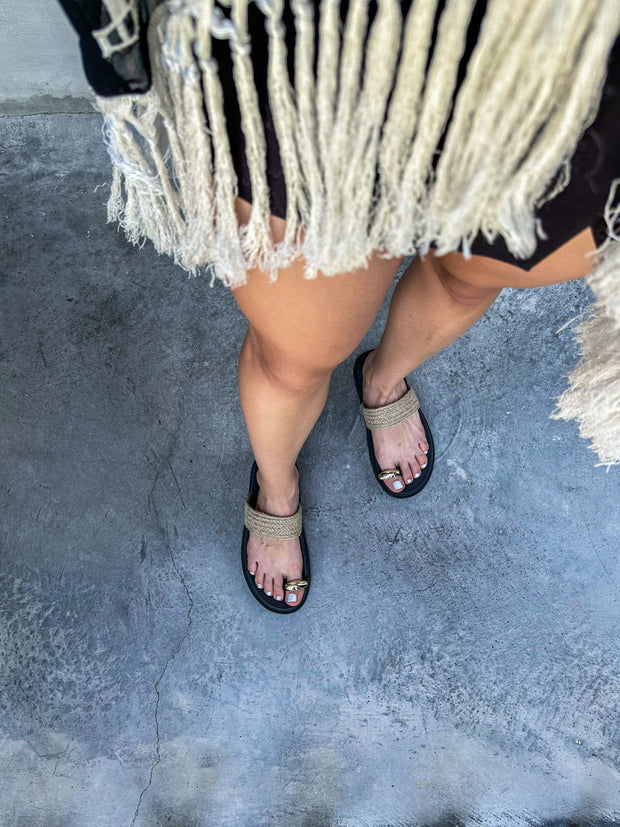 Doit Yute Black Sandals