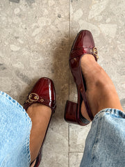 Mia Heels Clásicos Con hebilla dorada Tacón mini Vino