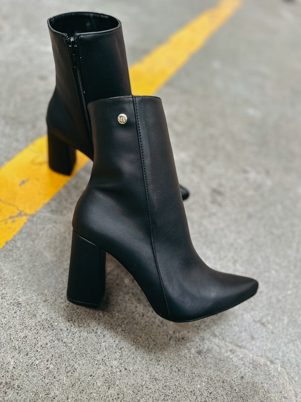 Blooming Boots Black