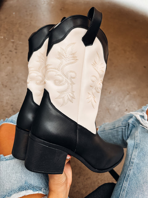 Santa Fe Short Ice & Black Boots