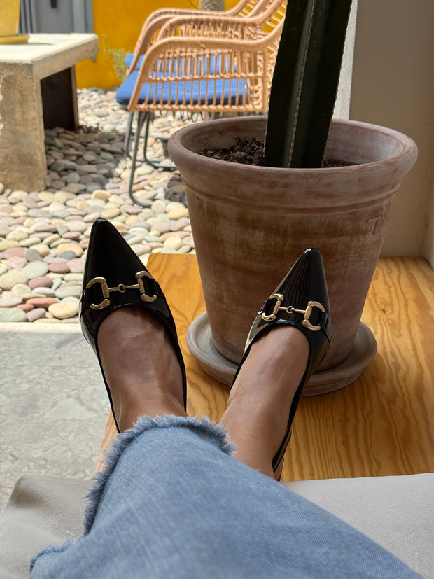 Slingback Flats Negro Charol Hebilla dorada Grande