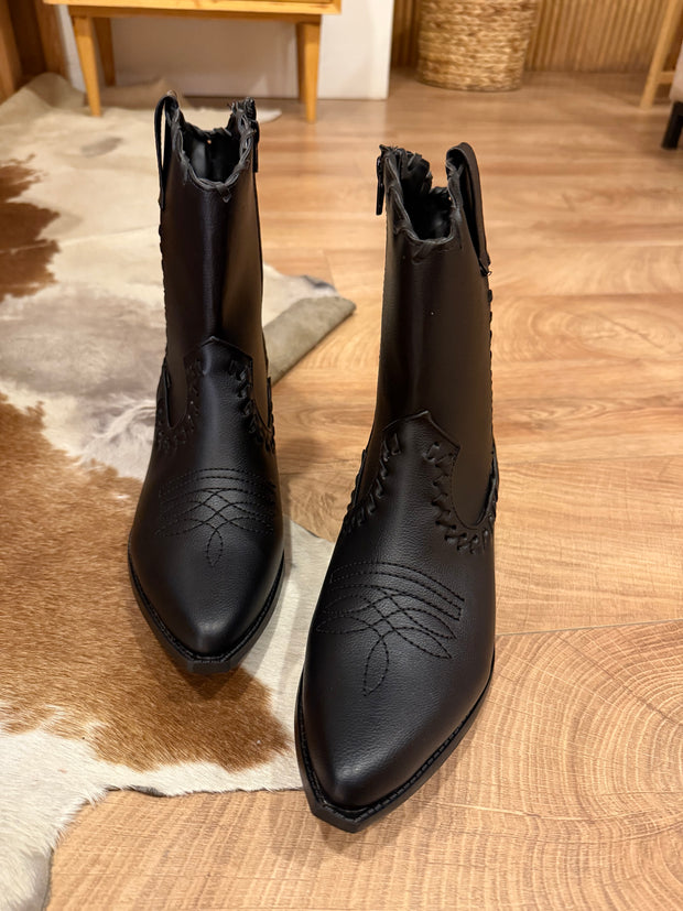 Nevada Black Boots