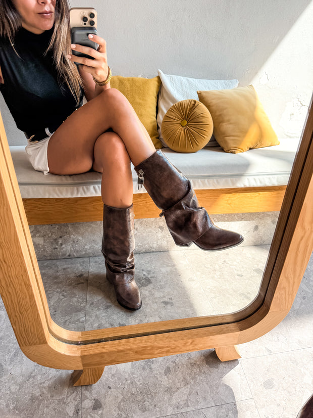 Slouchy Padlock Boots Chocolate Cortas