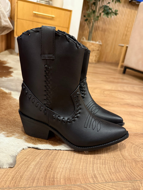 Nevada Black Boots