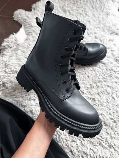 Boston Combat Black Boots