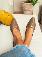 Slingback Flats Taupe Charol Hebilla dorada