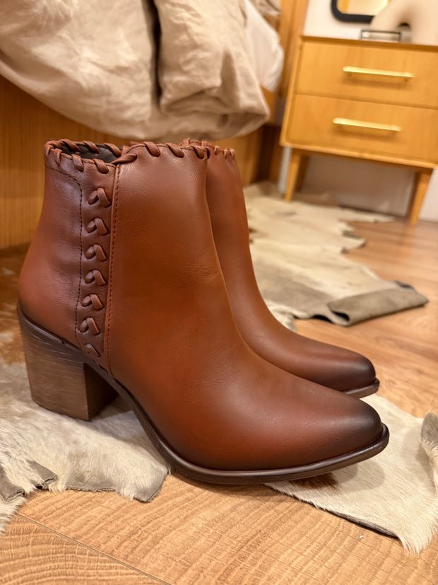 Routs Short Camel Boots