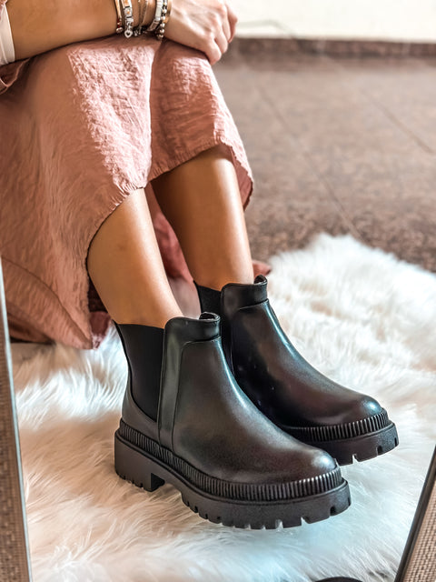 Harlem Simple Black Boots