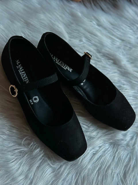 Snow Black Flats