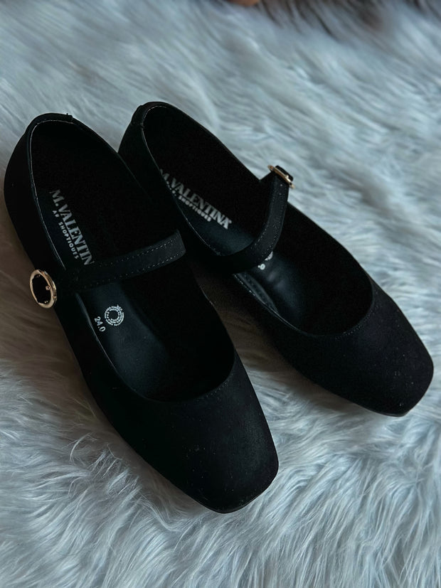Snow Black Flats