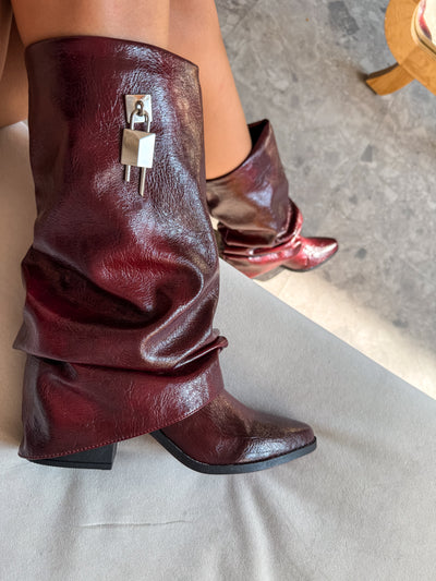 Slouchy Padlock Boots Vino Cortas