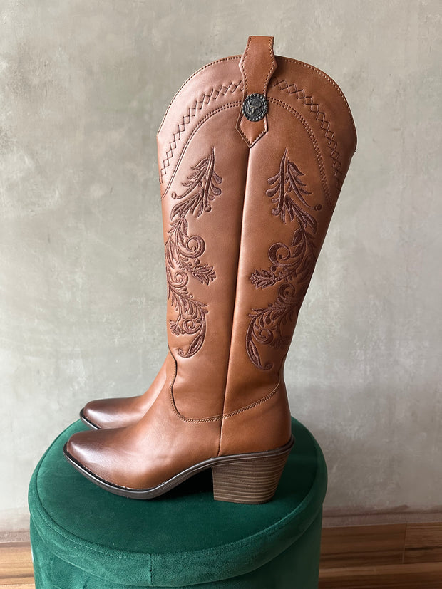 Antigua Boots Bordado flores Camel