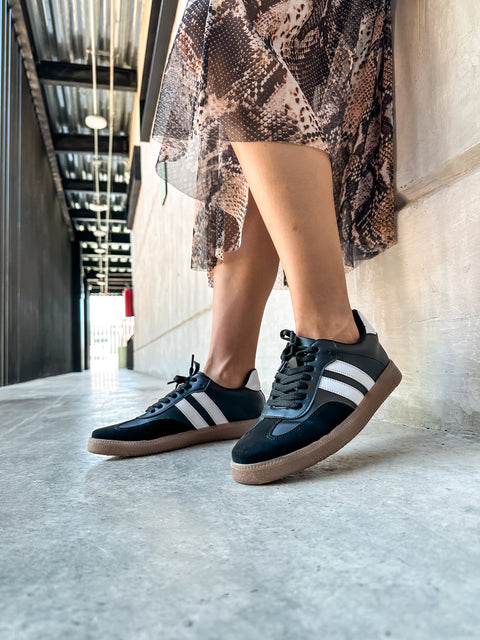 Sporty White Stripes Black Sneakers